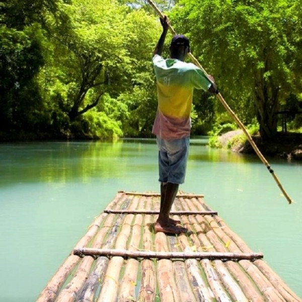 Floßfahrt auf dem Martha Brae River & Besichtigung eines imposanten Herrenhauses