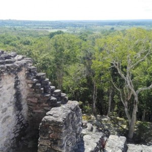 Besuch der Maya-Ruinen von Dzibanché & Kinichná
