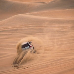 Aufregende Jeepsafari durch die Wüste Dohas