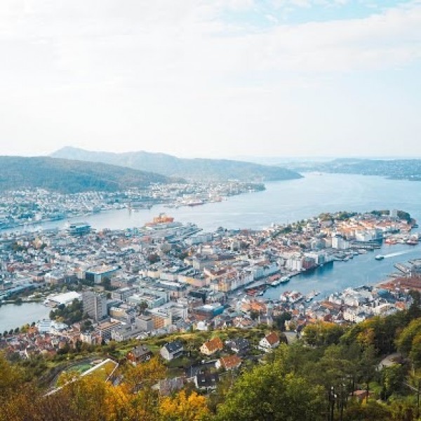 Stadtspaziergang und Fahrt mit der Fløibahn