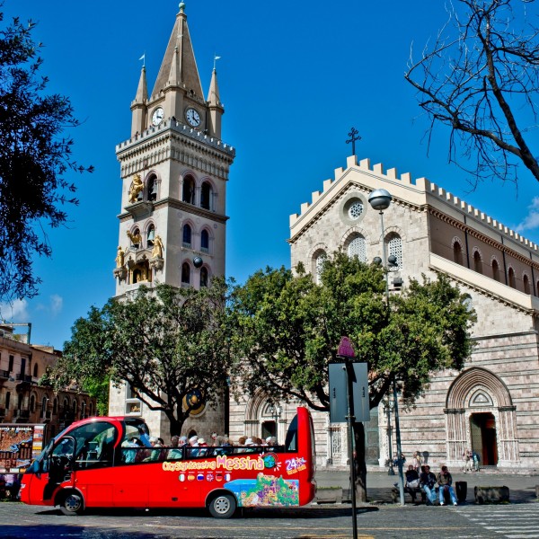 Hop-On Hop-Off Rundfahrt durch Messina