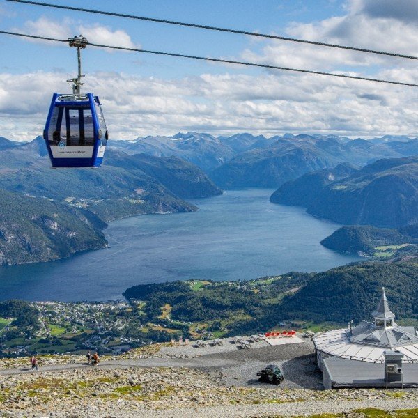 Nordfjordeid die ultimative Panoramaaussicht vom Berg Stranda