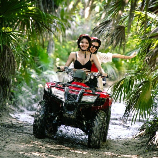 ATV-Abenteuer: Durch den Dschungel zur Jade Cenote