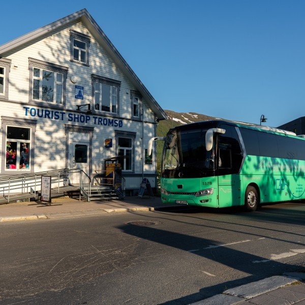 Elektrischer Shuttlebus zur Fjellheisen-Seilbahn