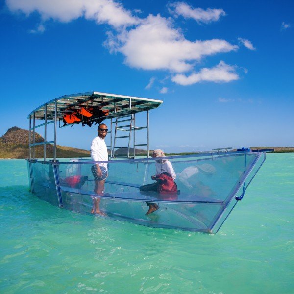 Antigua mit dem transparenten Boot entdecken