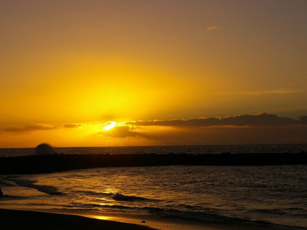 Teneriffa-Landausflüge: Sonnenuntergang am Strand von Teneriffa
