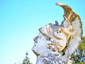Korfu-Landausflüge: Im Achíllion gibt es zahlreiche Statuen des wohl größten Helden der griechischen Antike zu bewundern.