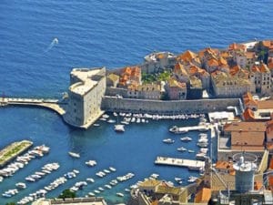 Dubrovnik-Landausflüge: Blick vom Hausberg auf die Altstadt von Dubrovnik