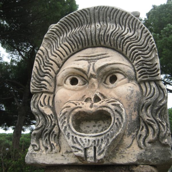 Landausflug in Civitavecchia: Dramatische antike Statue in Ostia
