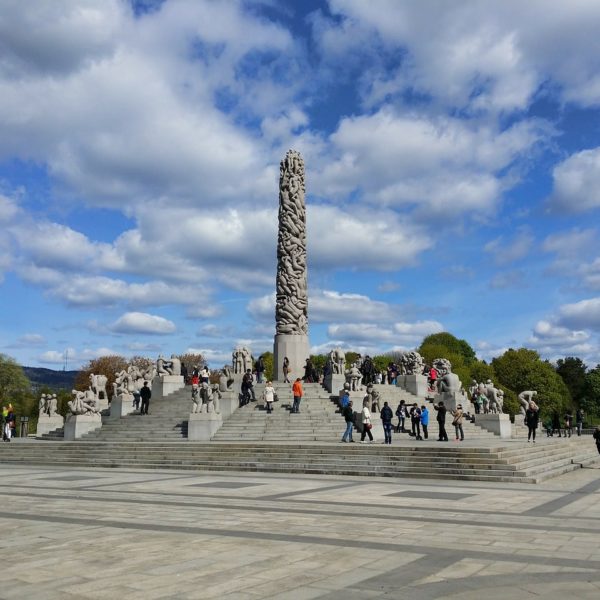 Landausflug in Oslo: Der Vigeland Park in Oslo bietet nicht nur mit seinem Skulpturenpark spannende Unterhaltung