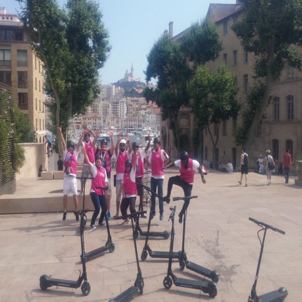 Landausflug in Marseille: Mit den elektrisch betriebenen Rollern erobern Sie die Stadt im Handumdrehen