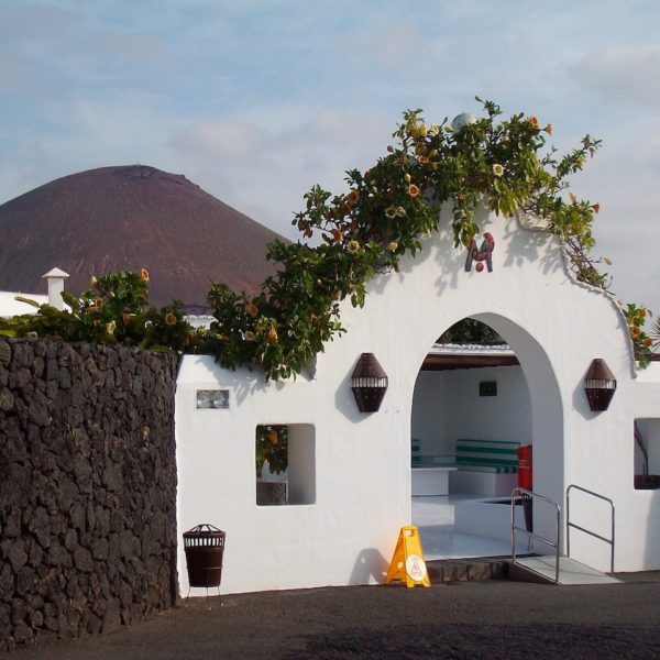 Landausflug auf Lanzarote: Eingang zur Fundación Manrique