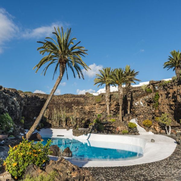 Landausflug auf Lanzarote: Die von Manrique gestaltete Grotte "Jameos del Aqua"
