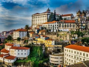 Häuserbebauung in Porto