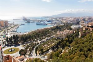 Der wunderschöne Hafen in Malaga ist eine Sehenswürdigkeit für sich