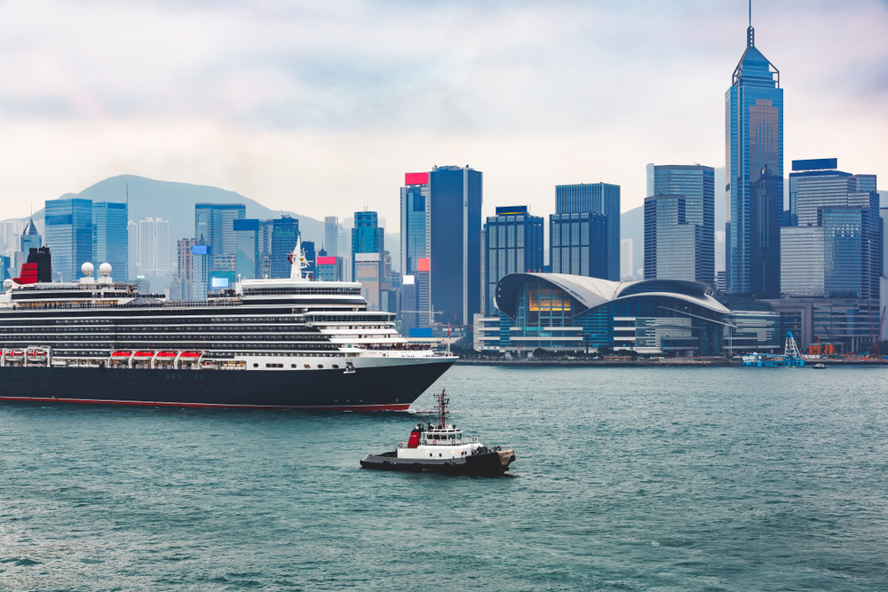 Cunard's Queen Elizabeth in Hongkong