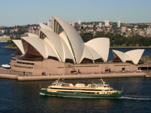 Besuchen Sie das Sydney Opera House.