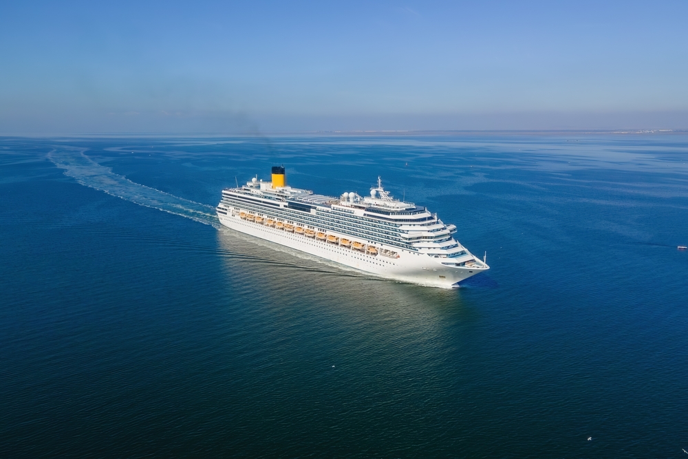 Kreuzfahrtschiff im Mittelmeer