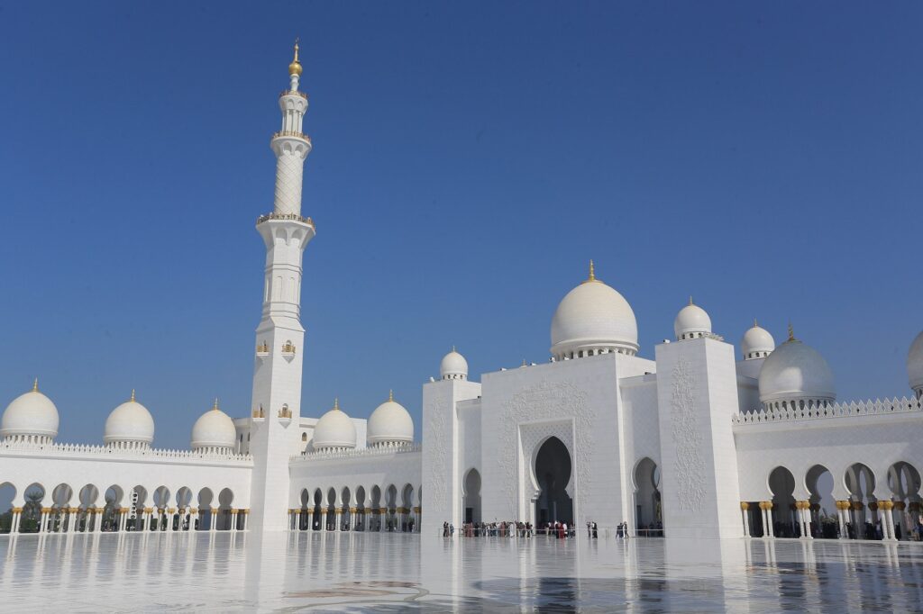 Bekannteste Sehenswürdigkeit Abu Dhabis: Scheich-Zayid-Moschee