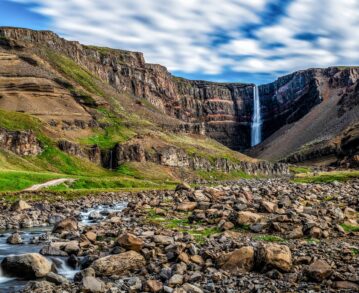 Der Hengifoss zählt zu einem der schönsten Wasserfälle Islands