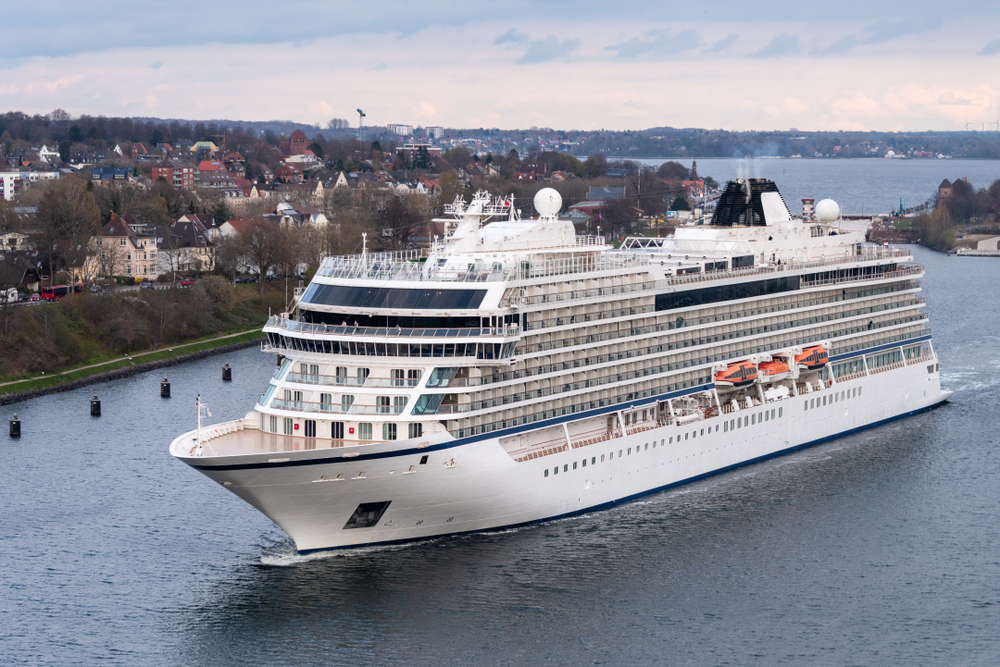 Blick auf ein Schiff von Viking Cruises