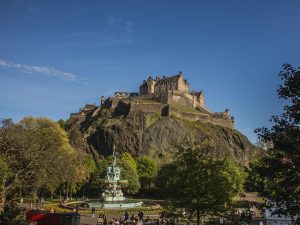 Tolle Aussicht auf das Edinburgh Castle