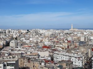 Panoramablick über das weiße Stadtbild von Casablanca