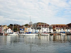 Häuserfassaden am Hafen von Weymouth