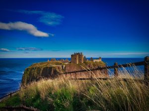 Blick auf das Dunnottar Castle an der Küste