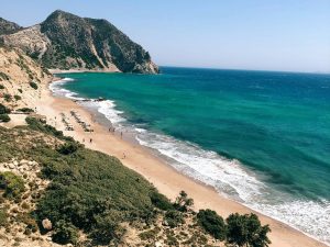 Blick auf den bekannten Sandstrand Paradise Beach auf Kos.