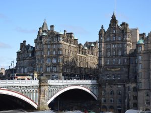 Die North Bridge führt in die Altstadt von Edinburgh