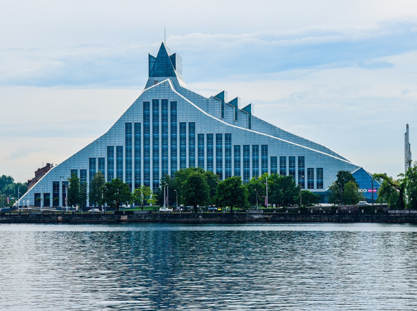 Interessante Fassade der Lettischen Nationalbibliothek