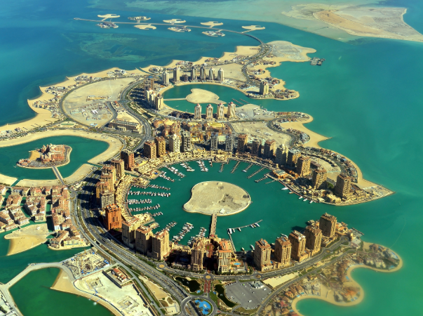 The Pearl Island ist eine 400 Hektar große künstliche Insel etwa 330 m vor der Ostküste im Emirat Katar.